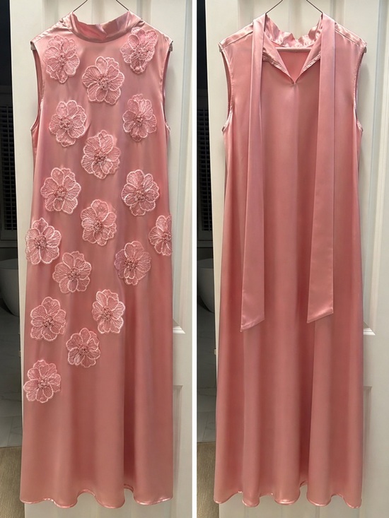 Dresses & Skirts - Sleeveless Pink Floral Appliqué Midi Dress
